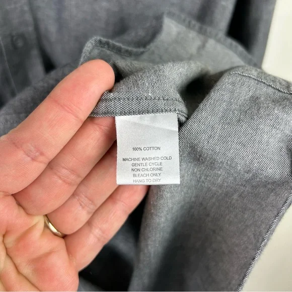 Bundle of long-sleeve Untuckit button down dress shirts size: XL - Picture 7 of 13